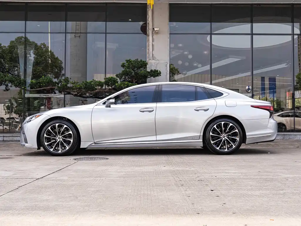 Lexus LS — миниатюра 4