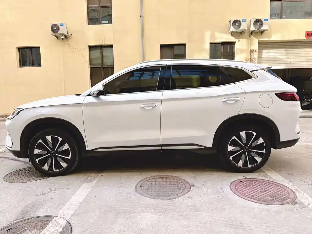 BYD PLUS New Energy — миниатюра 4