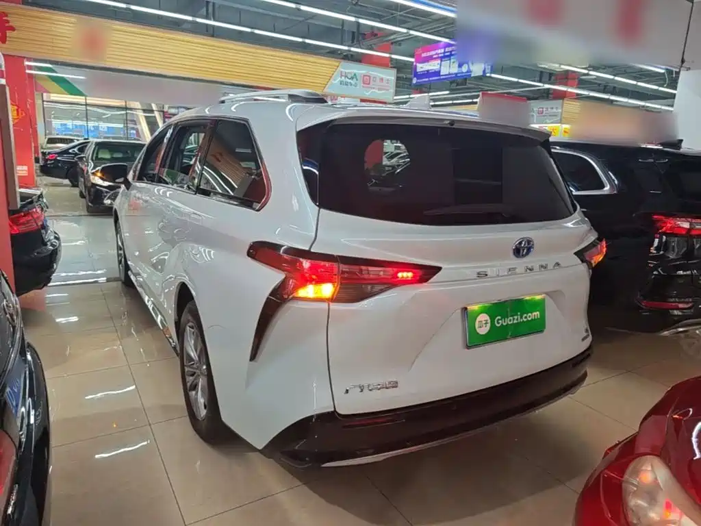 Toyota Sienna — миниатюра 5