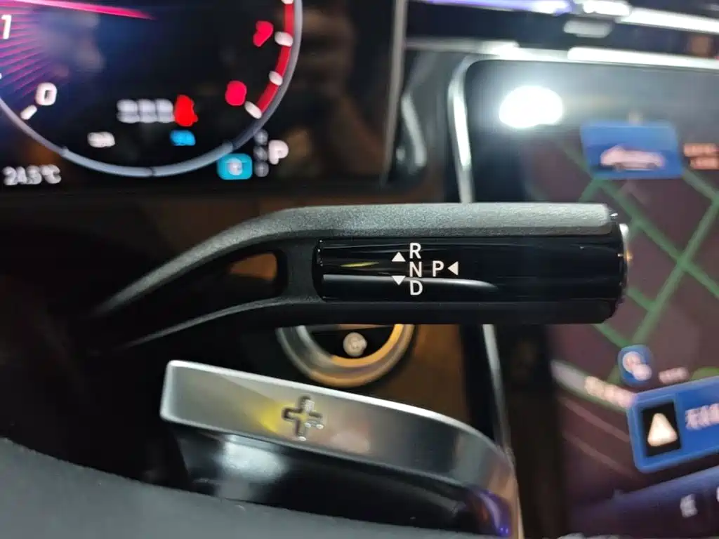 Mercedes-Benz E-Class — миниатюра 14