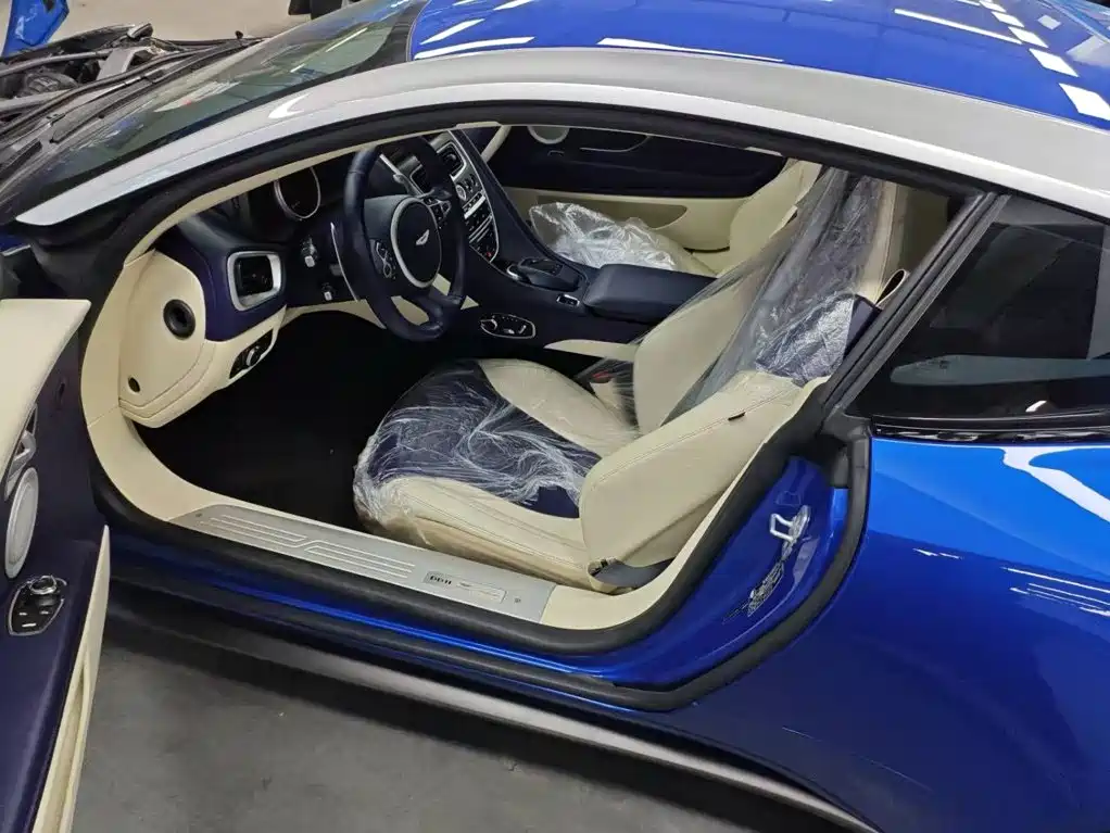 Aston Martin DB11 — миниатюра 5