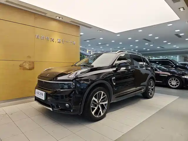 LYNK  &CO. 01 EM P 2019