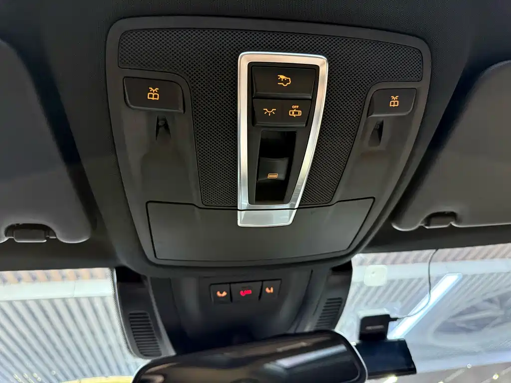 Mercedes-Benz GLE (Import) — миниатюра 13