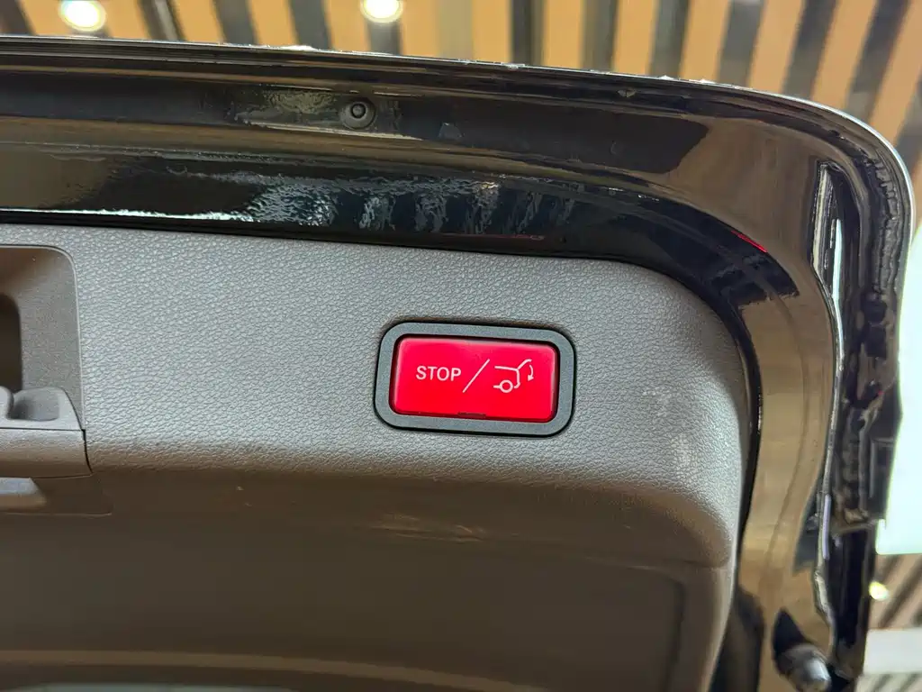 Mercedes-Benz GLE (Import) — миниатюра 21