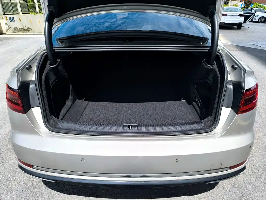 Audi A4L — миниатюра 22