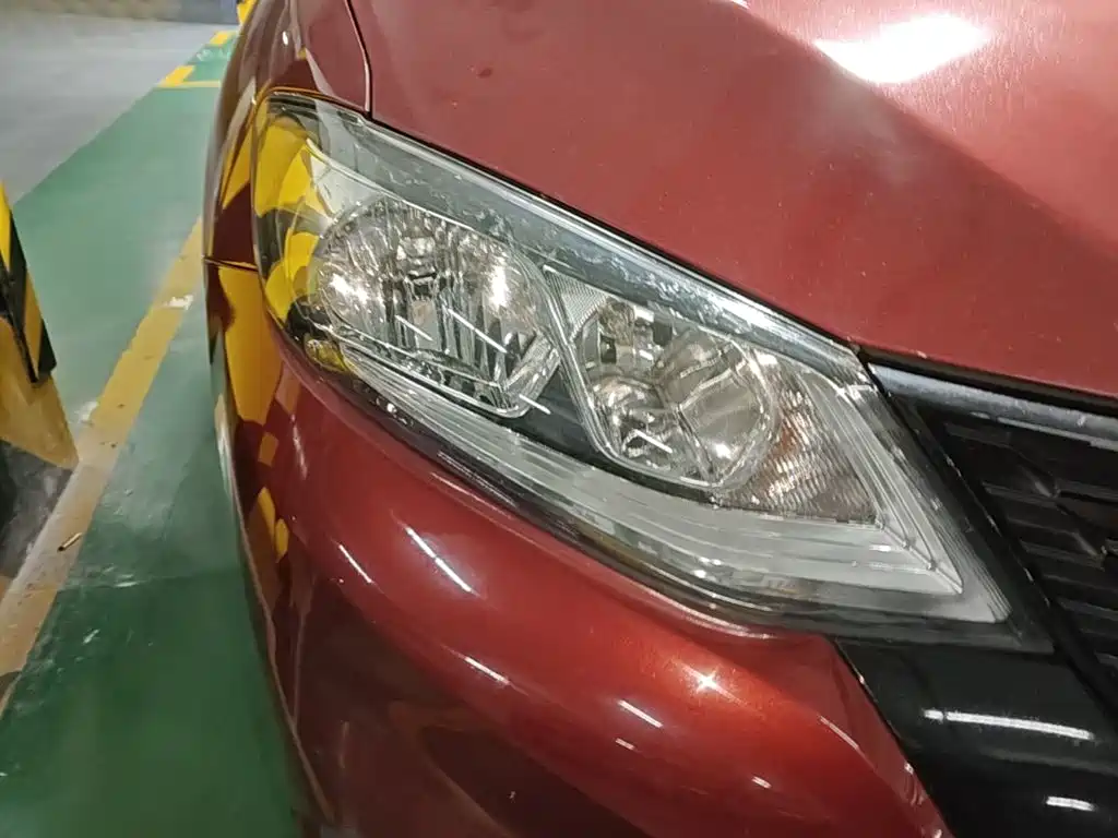 Nissan Tiida — миниатюра 11