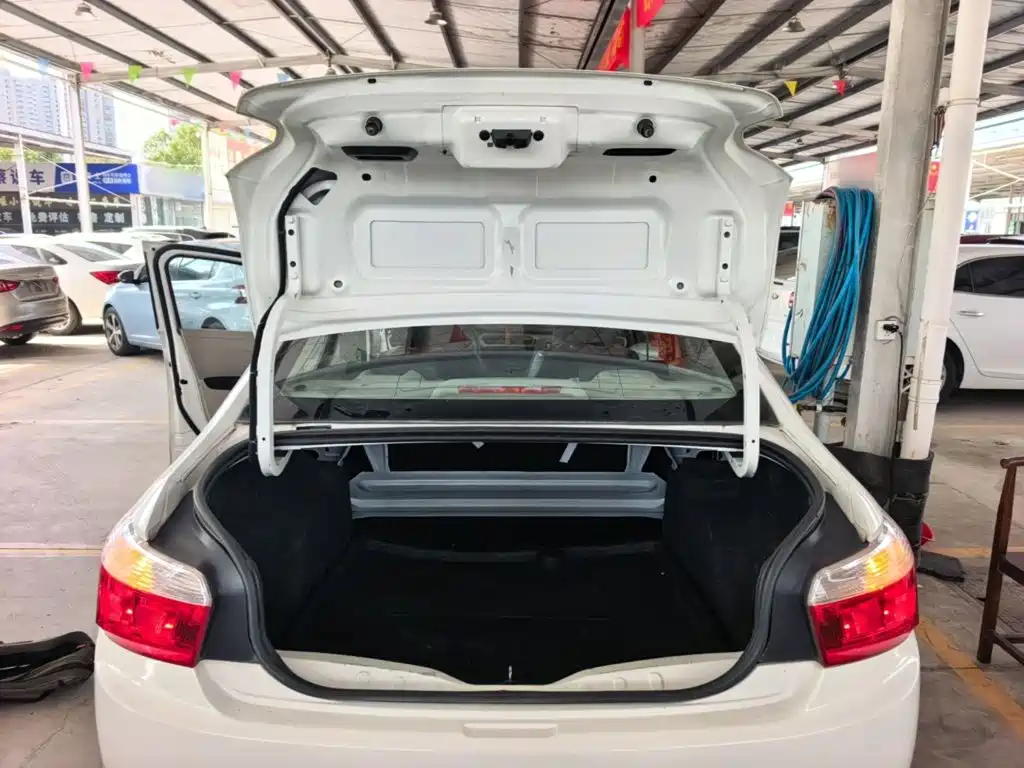 Citroen Elysee — миниатюра 19
