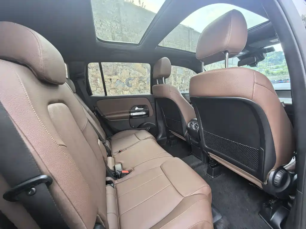 Mercedes-Benz GLB — миниатюра 8