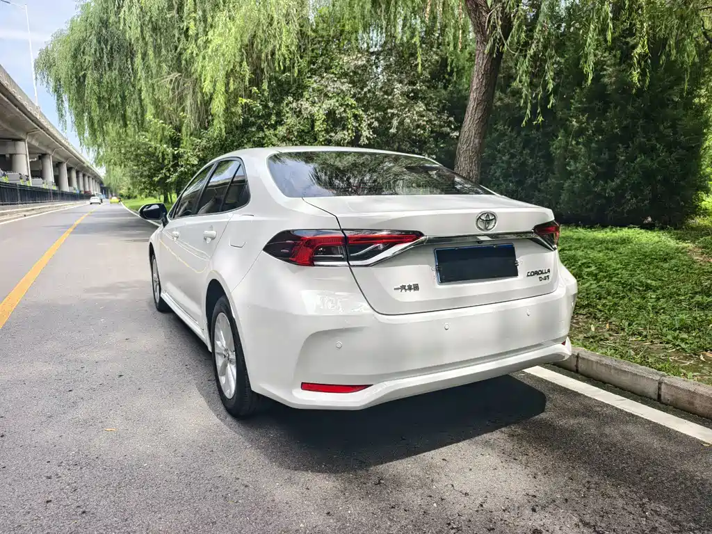 Toyota Corolla — миниатюра 6