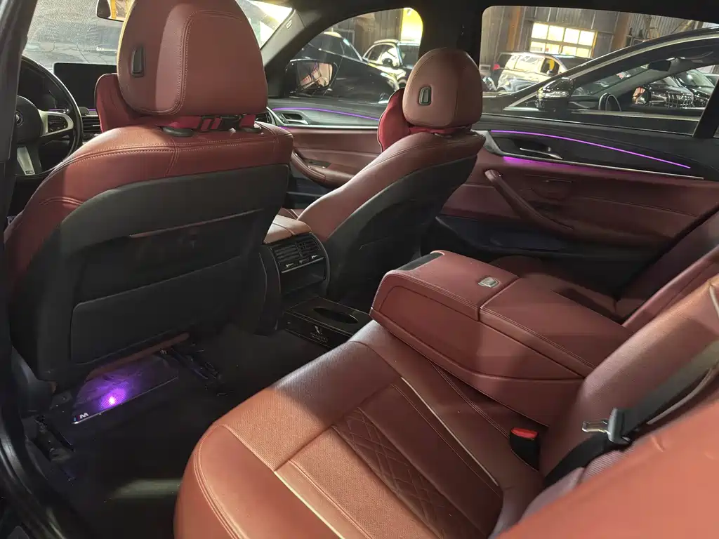 BMW 5 Series New Energy — миниатюра 6