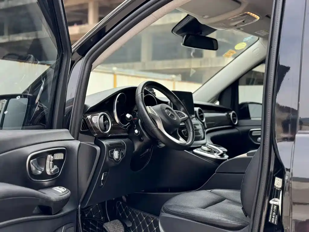 Mercedes-Benz V-Class — миниатюра 3