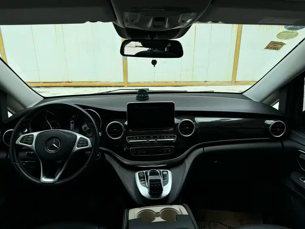 Mercedes-Benz V-Class — миниатюра 5