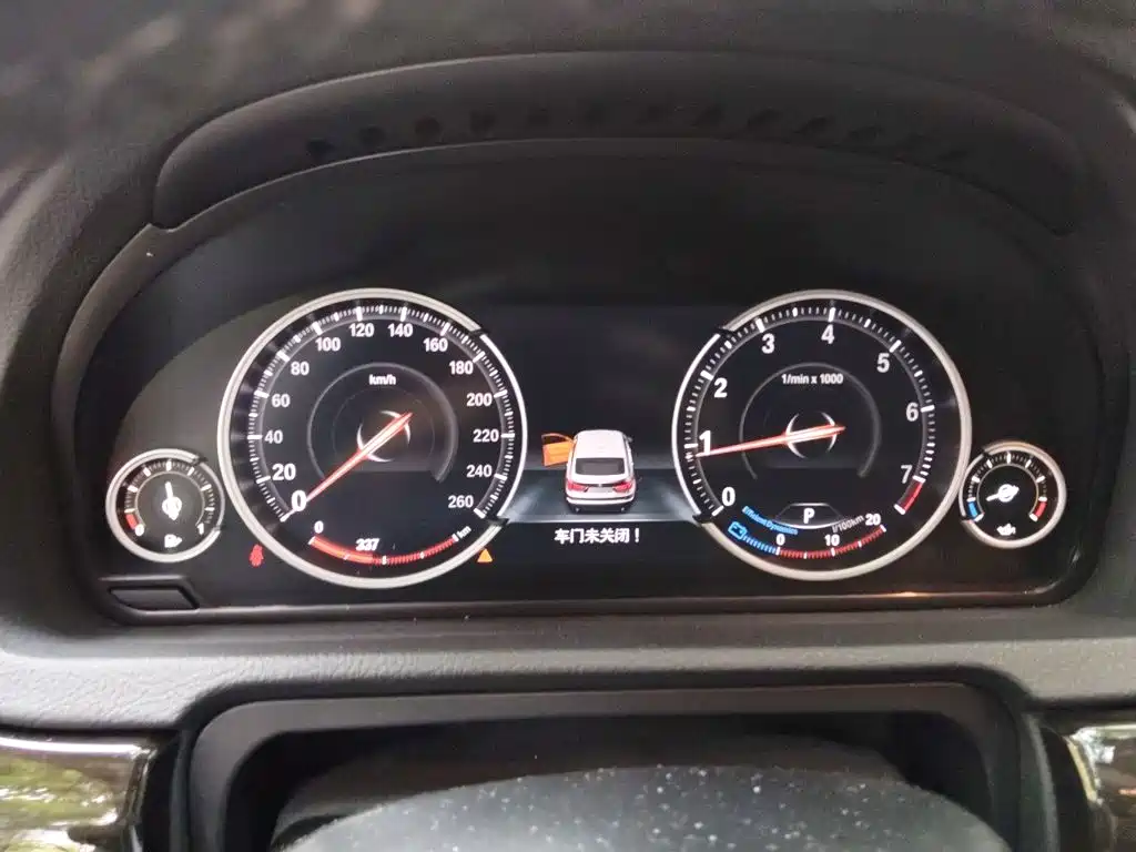 BMW 5 Series GT — миниатюра 12