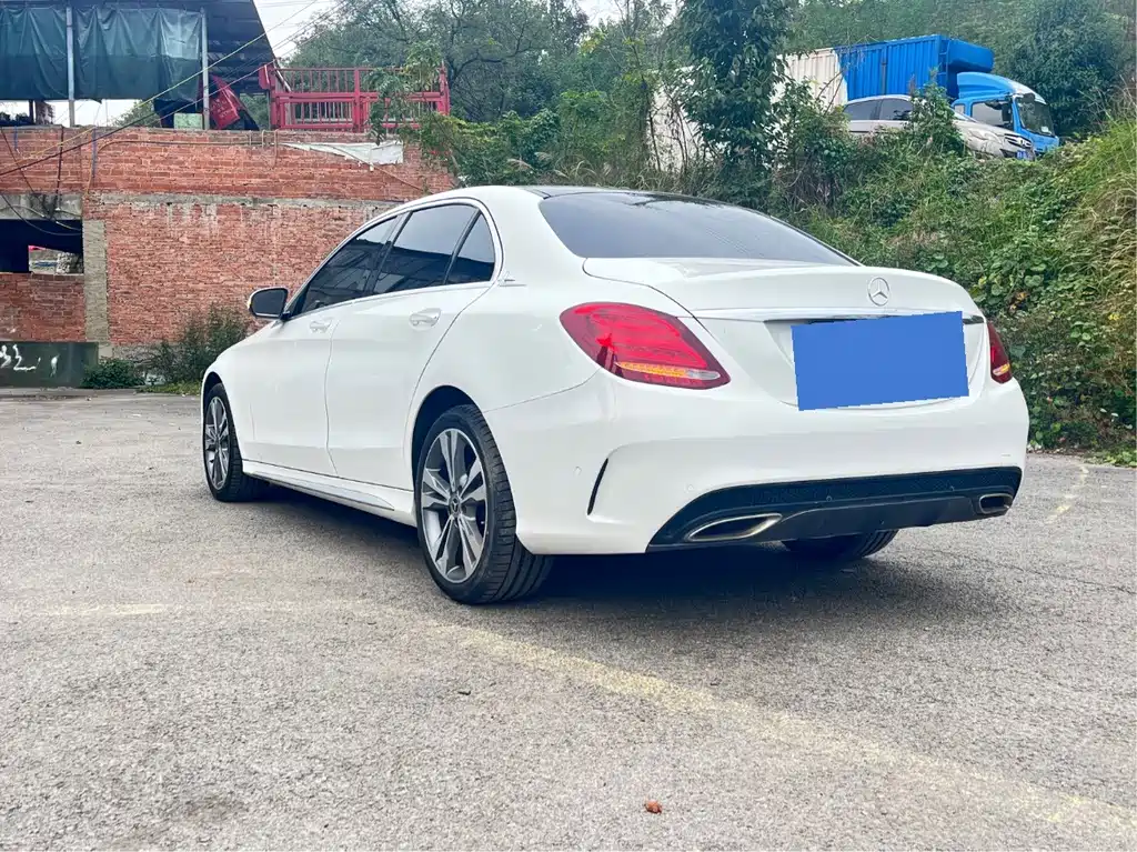 Mercedes-Benz C-Class — миниатюра 7