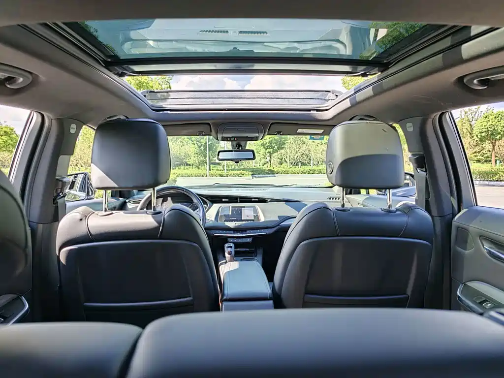 Cadillac XT4 — миниатюра 10