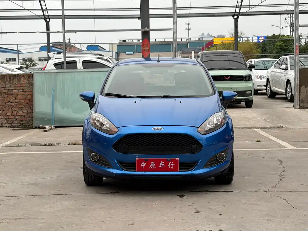 Ford Fiesta 2013 1.5L AT Fashion
