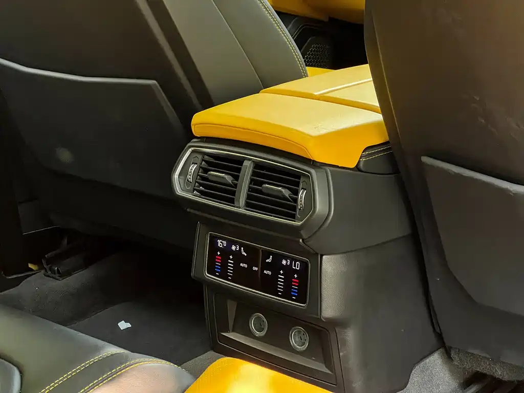 Lamborghini Urus — миниатюра 16