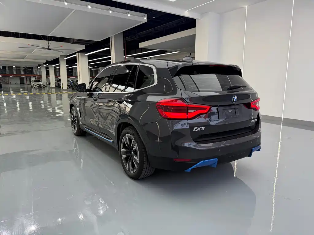 BMW iX3 — миниатюра 13