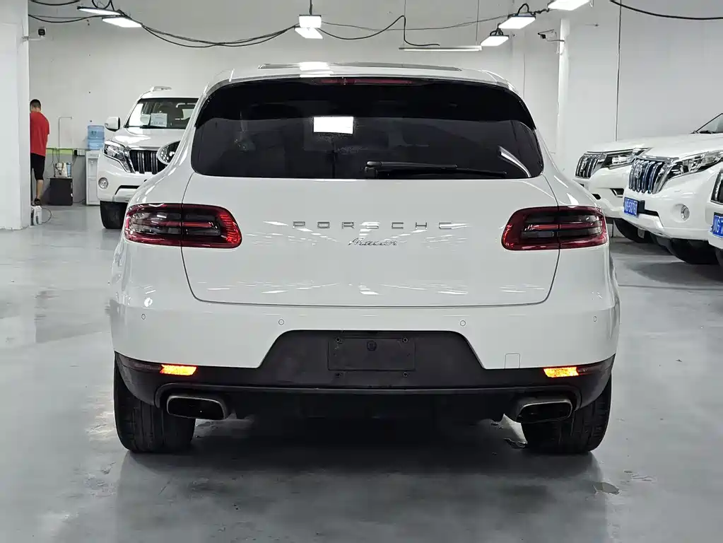 Porsche Macan — миниатюра 5