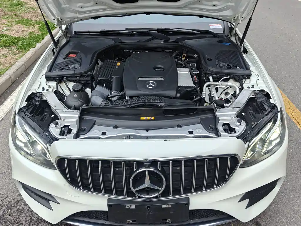 Mercedes-Benz E-Class — миниатюра 4