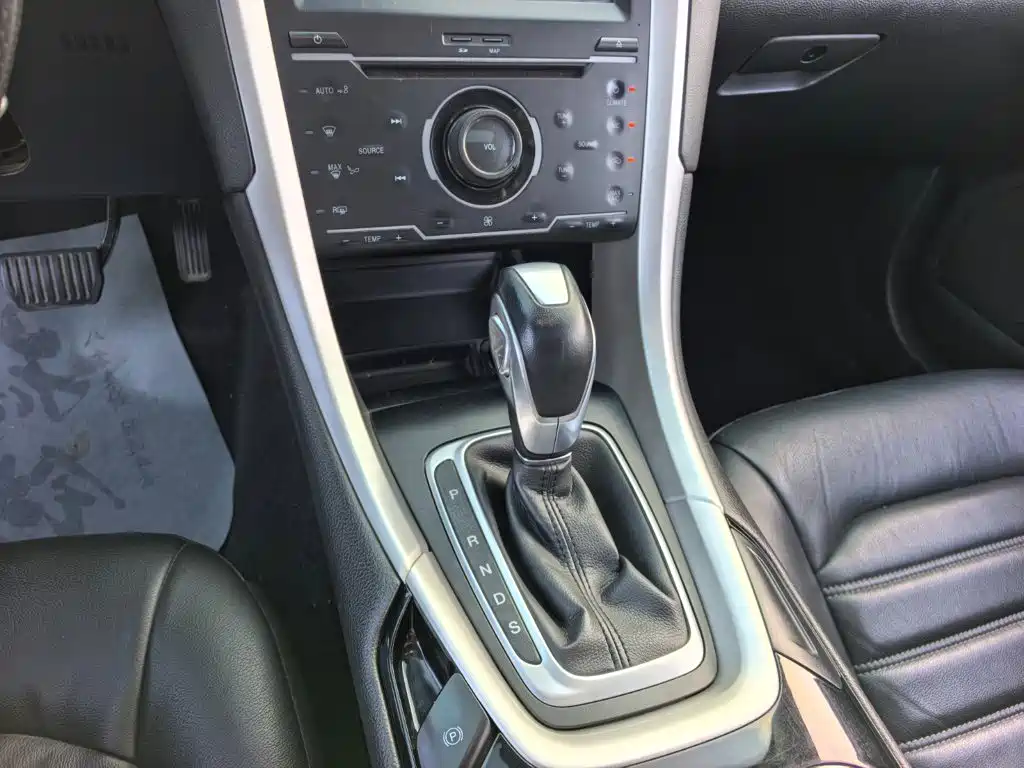 Ford Mondeo — миниатюра 16