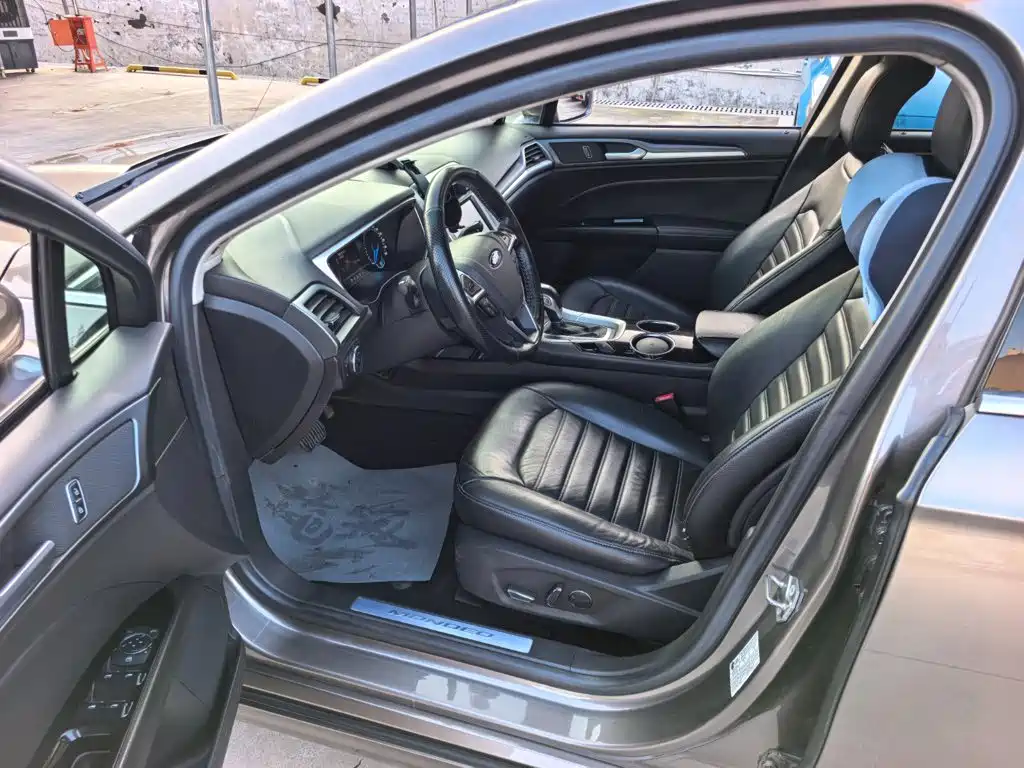 Ford Mondeo — миниатюра 10