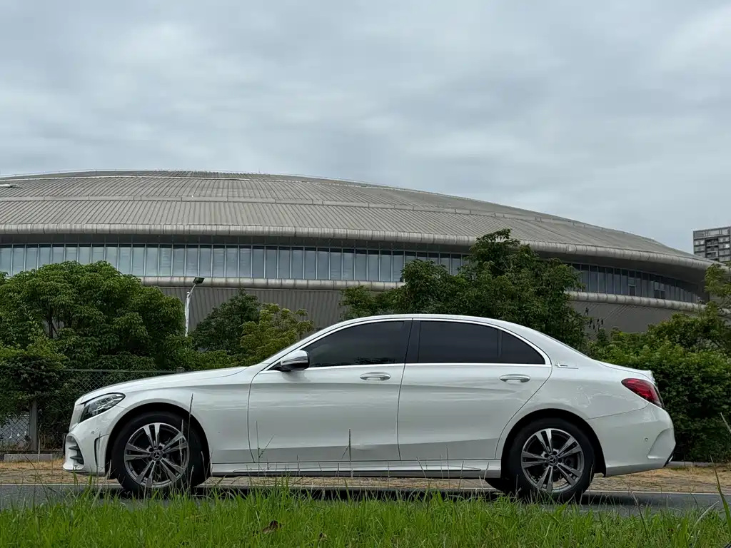 Mercedes-Benz C-Class — миниатюра 4
