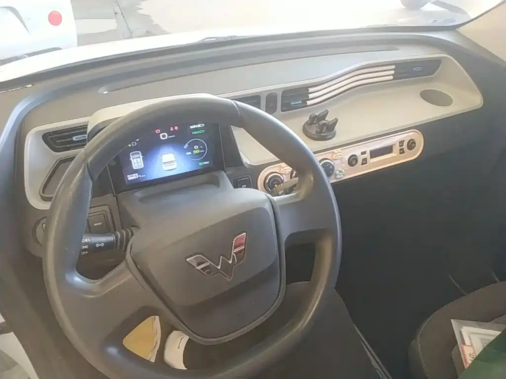 Wuling MINIEV — миниатюра 10