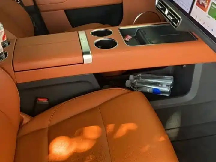 Li Auto Li L8 — миниатюра 6