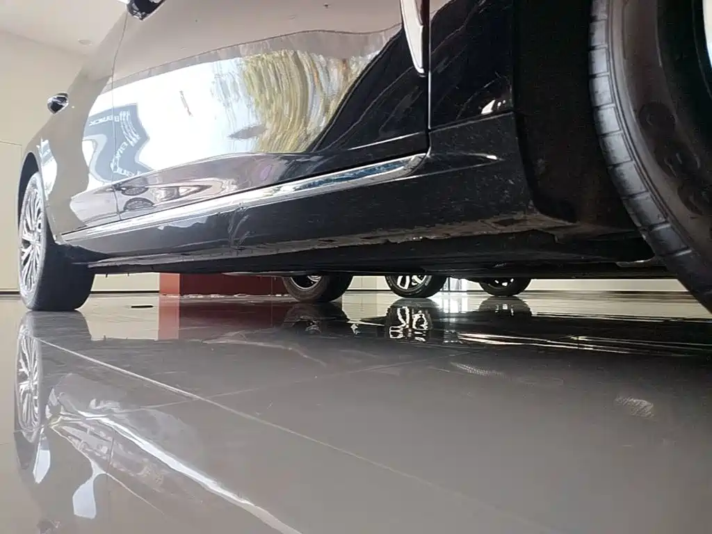 Hongqi Hongqi H5 — миниатюра 21