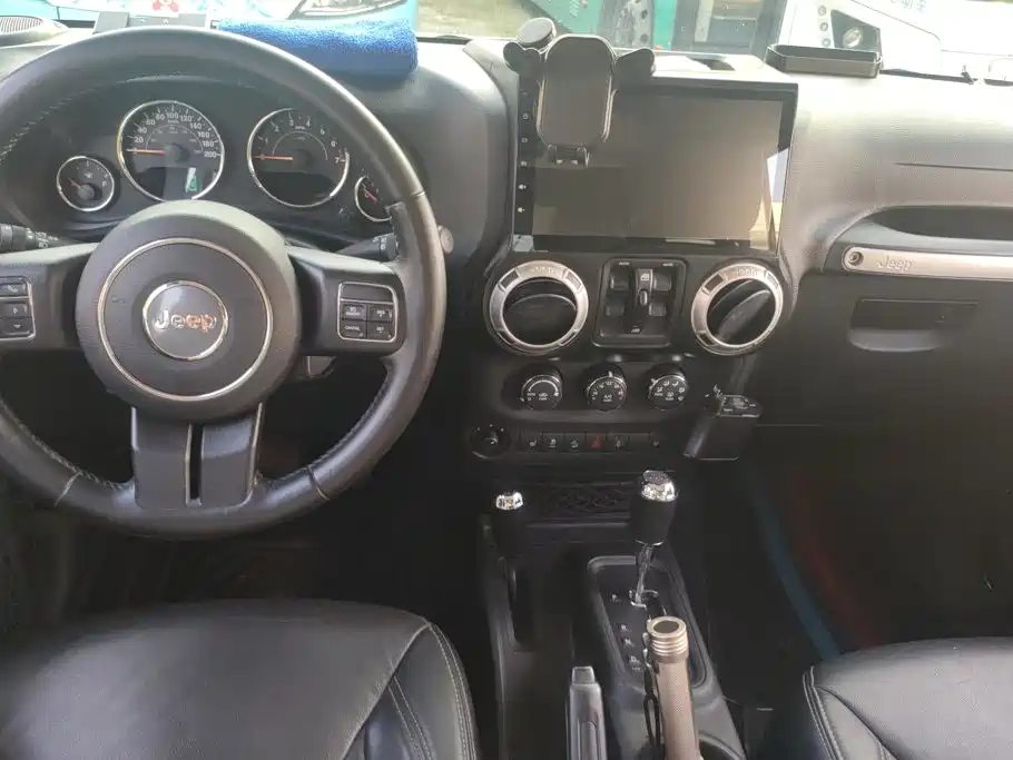 Jeep Wrangler — миниатюра 12