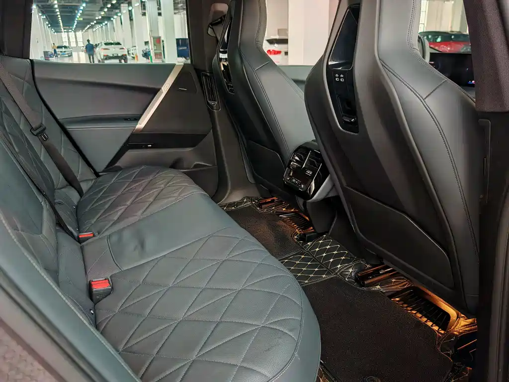 BMW iX — миниатюра 17