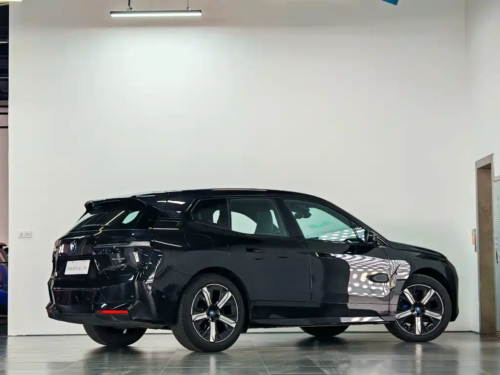 BMW iX — миниатюра 4