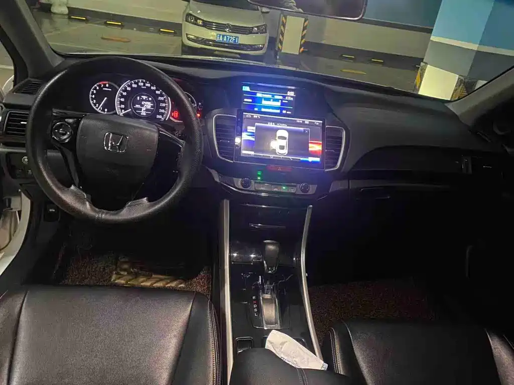 Honda Accord — миниатюра 9