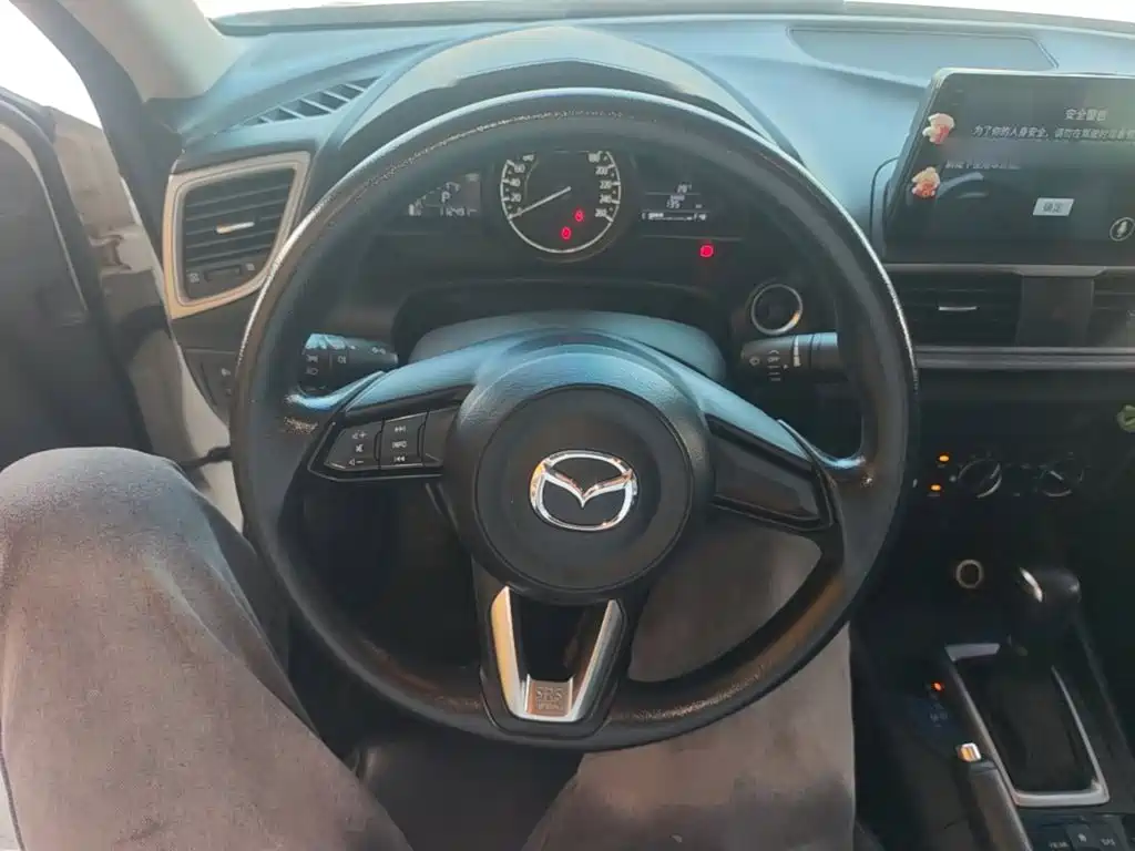 Mazda 3 Axela — миниатюра 11
