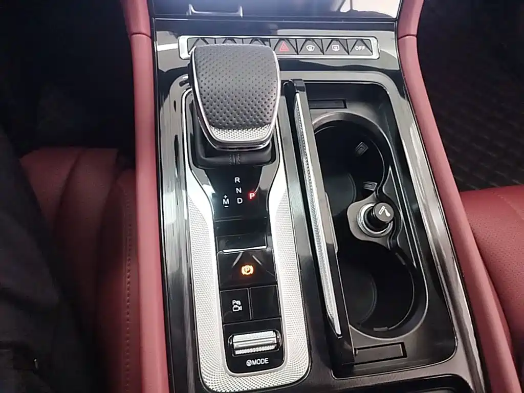 Hongqi Hongqi H5 — миниатюра 14