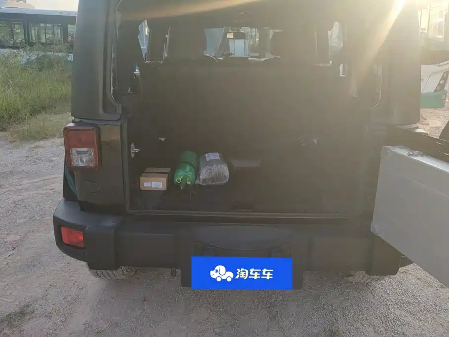 Jeep Wrangler — миниатюра 4