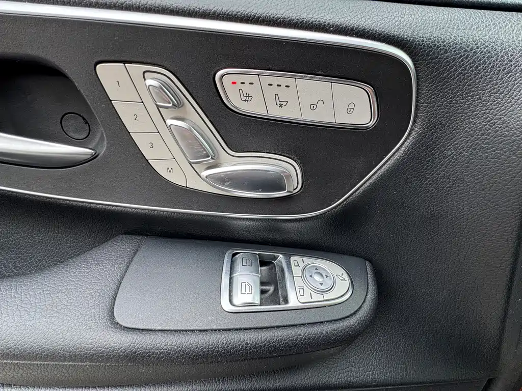 MERCEDES-BENZ V CLASS