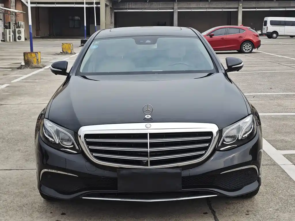 Mercedes-Benz E-Class — миниатюра 2