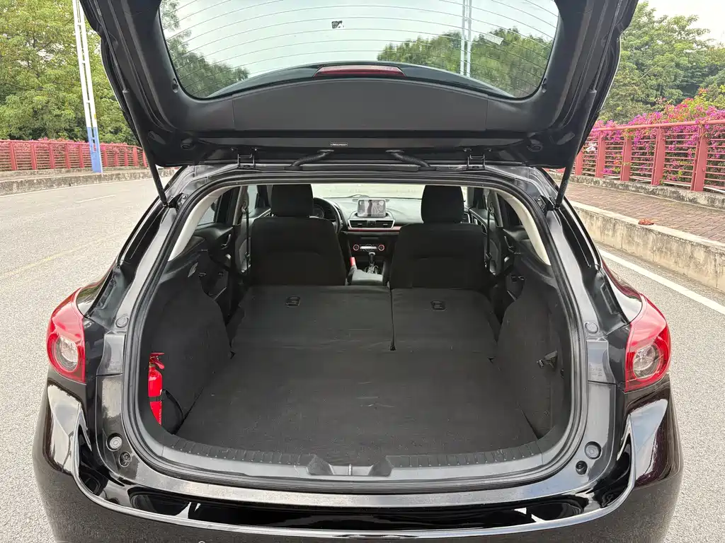 Mazda 3 Axela — миниатюра 10