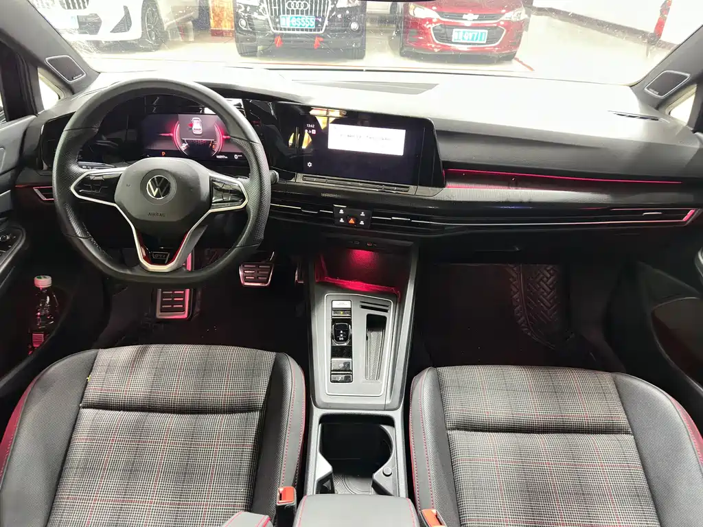 Volkswagen Golf GTI — миниатюра 9