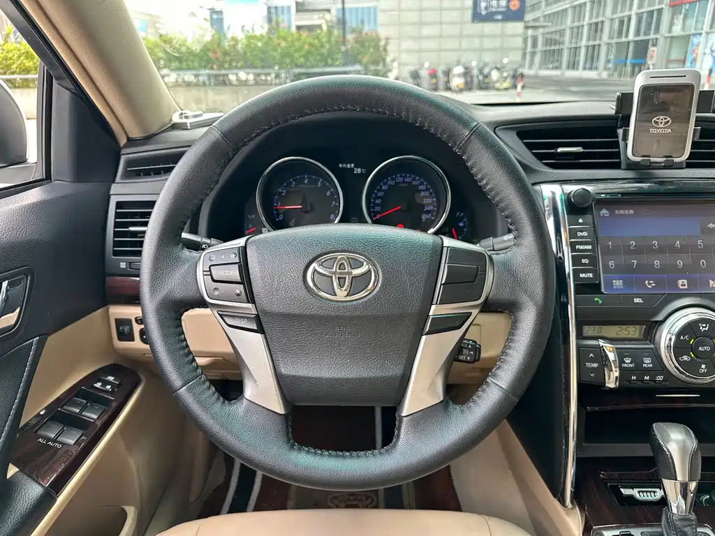 Toyota Reiz — миниатюра 9