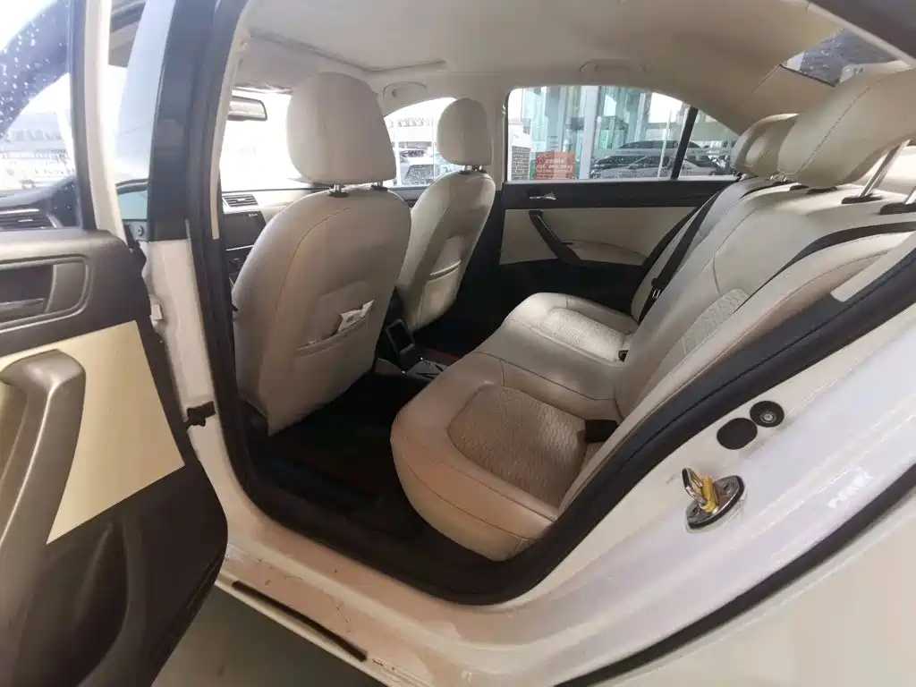 Skoda Rapid — миниатюра 7