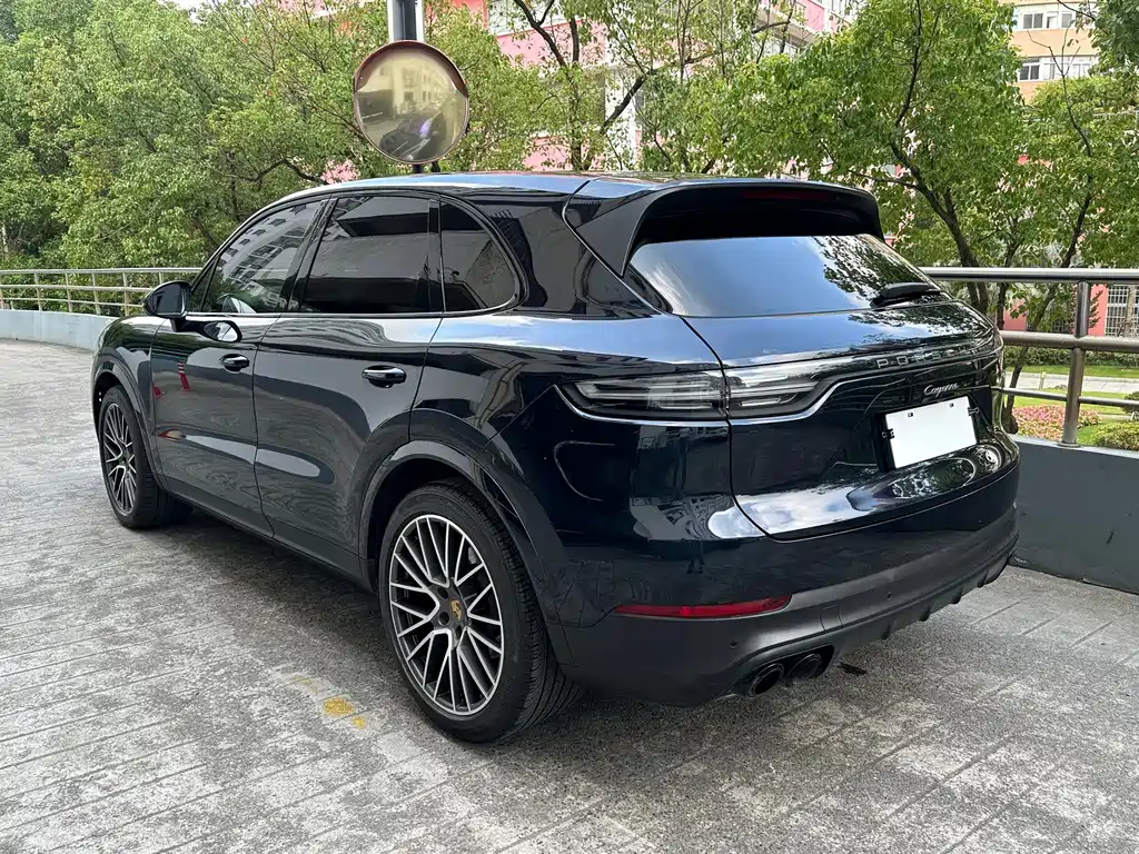 Porsche Cayenne — миниатюра 20