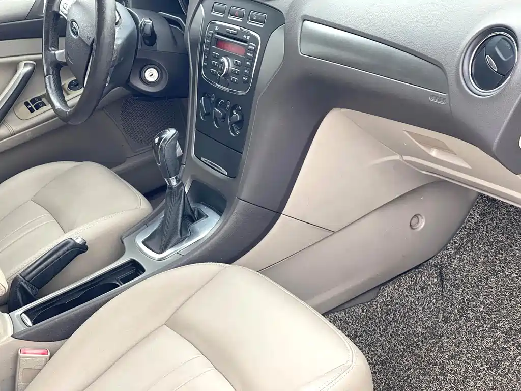 Ford Mondeo — миниатюра 8