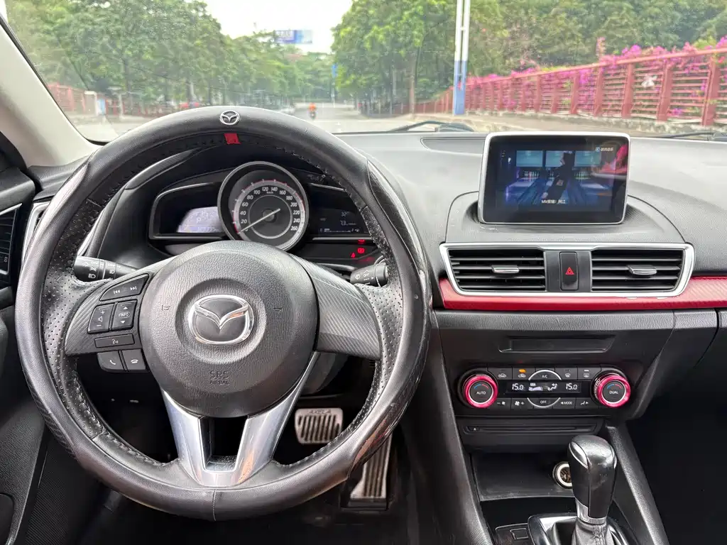 Mazda 3 Axela — миниатюра 18