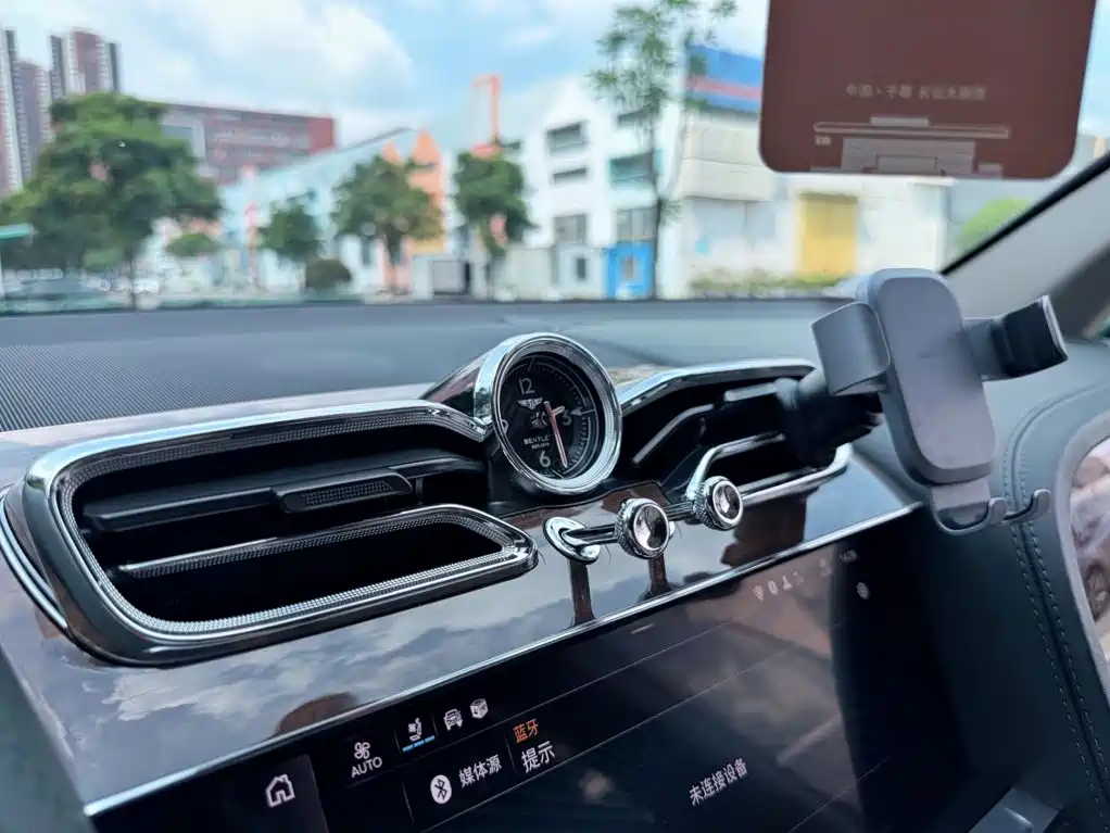 Bentley Bentayga — миниатюра 21