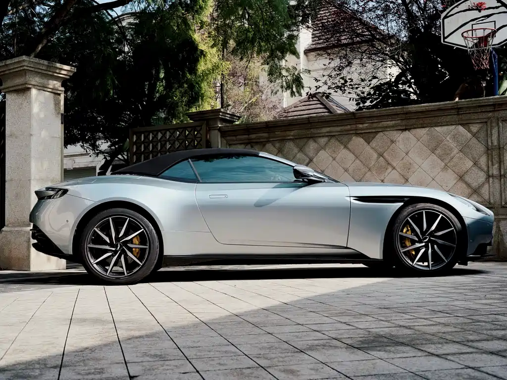 Aston Martin DB11 2020 4.0T V8 Volante