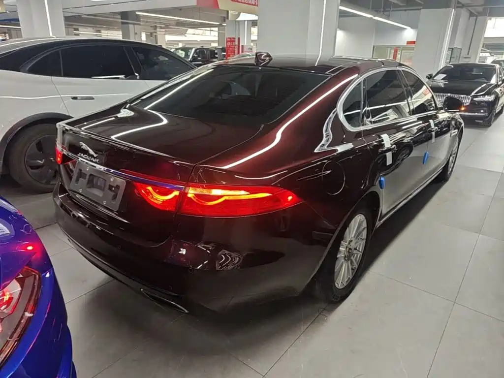 Jaguar XFL — миниатюра 7