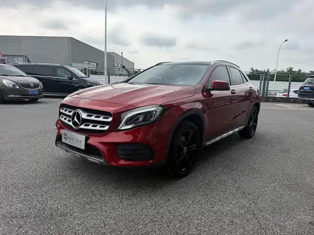 Mercedes-Benz GLA